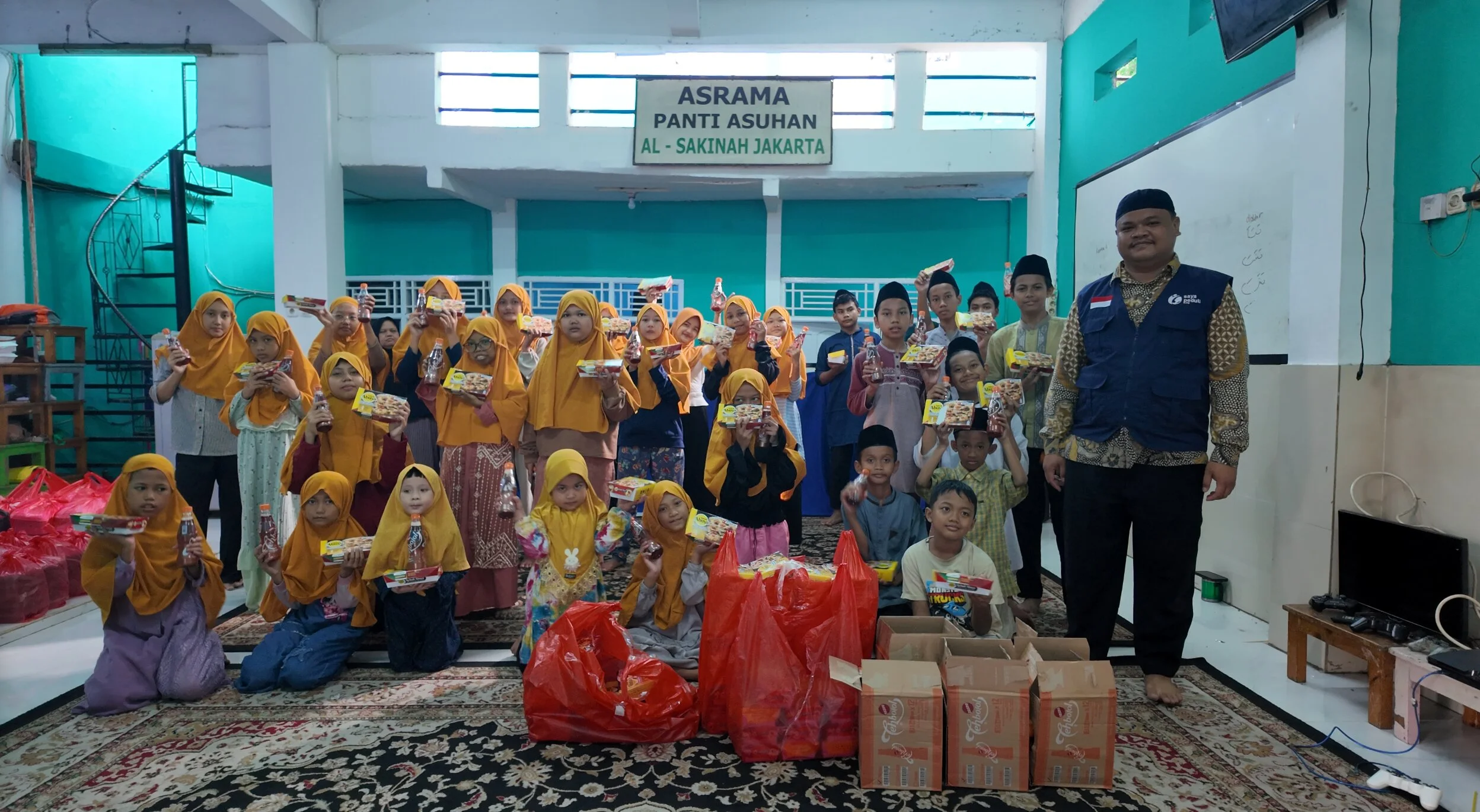 Foto 14 dari album Berbagi Nasi Kotak Panti Asuhan 2025